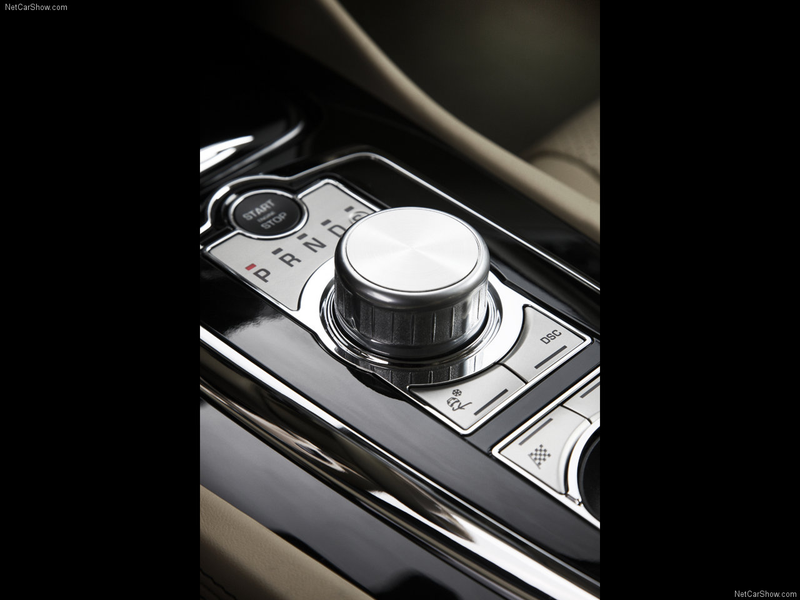 Illustration for article titled 2010 Jaguar XKR: 510 HP Pussycat Kills Even Faster